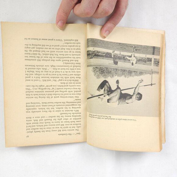 Vintage Book Lot - Cool Cos The Story of Bill Cosby - Hank Aaron 714 And Beyond - Picture 10 of 10